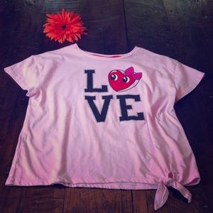 Girls/Youth Pink Love T-shirt.